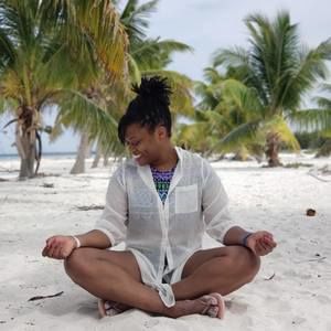 Meet your Posher, Alicia